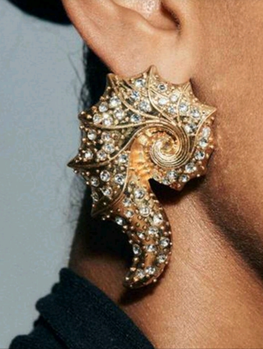 NEW! ZARA Stunning Gold Seashell Swirl Sparkly Rhinestones Statement Earrings -